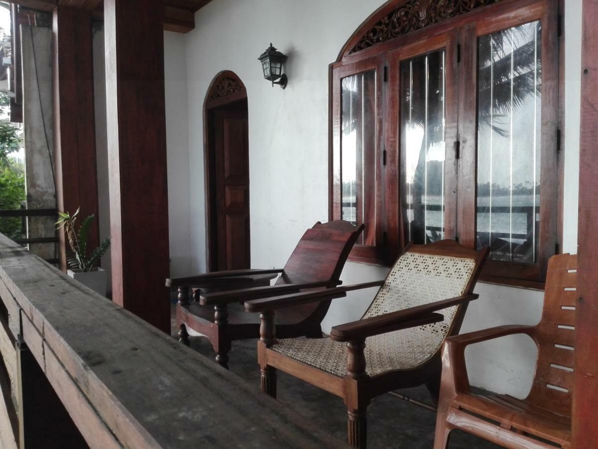 Sunset Colony Beach Resort Unawatuna Exterior photo