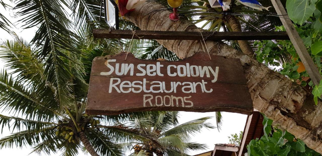 Sunset Colony Beach Resort Unawatuna Exterior photo